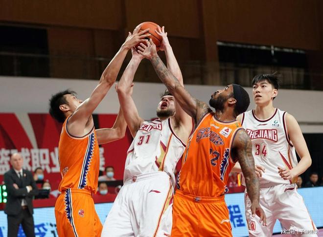 霍芬海姆3-1莱比锡，哈伊达里、伦佩尔、普罗梅尔破门（霍芬海姆3-1力克莱比锡：哈伊达里、伦佩尔、普罗梅尔相继破门）