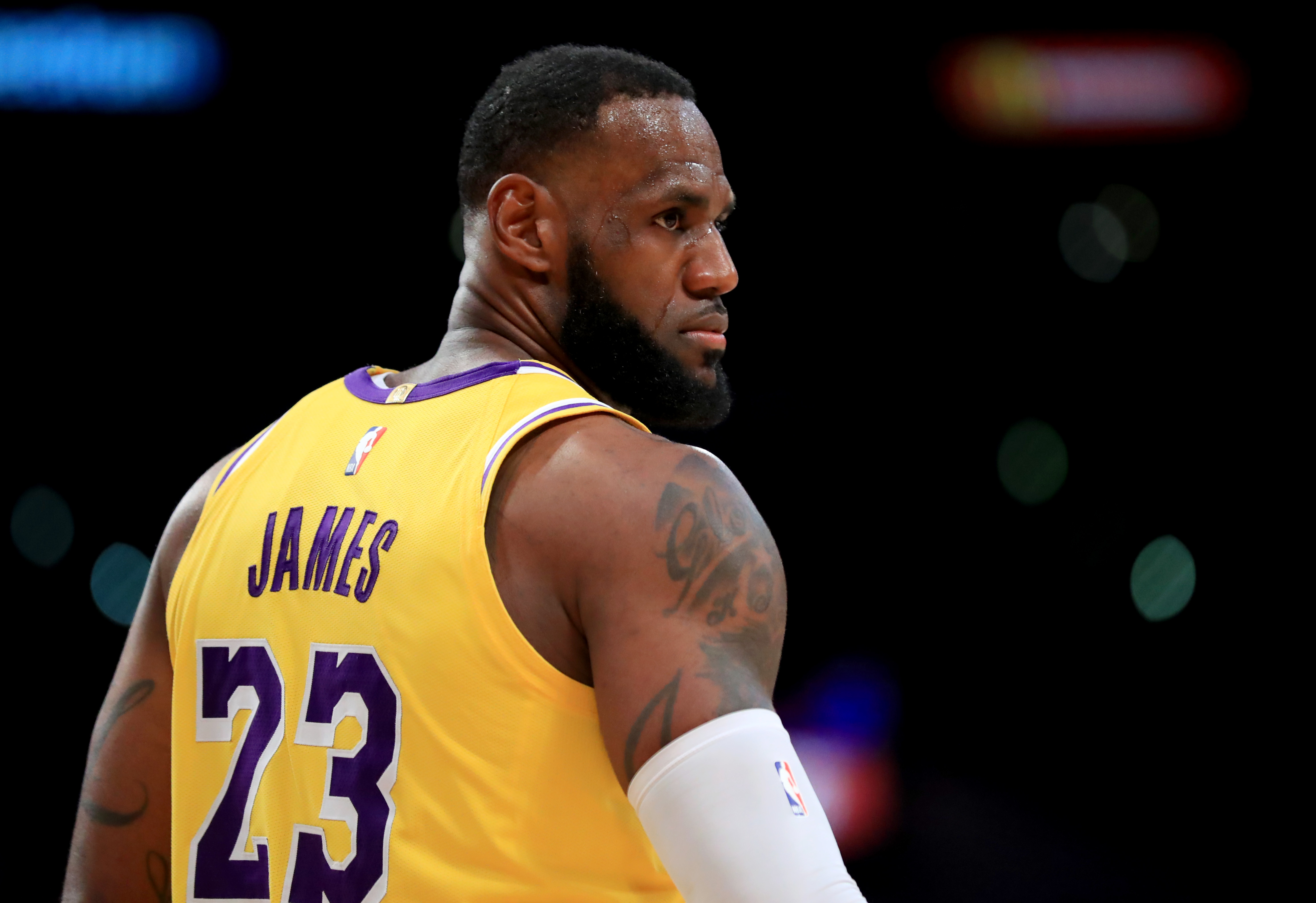 范晓冬：我知道的圈内料比球迷多多了，但我不会诋毁中国足球（范晓冬：圈内消息我知道得比球迷多得多，但绝不抹黑中国足球）