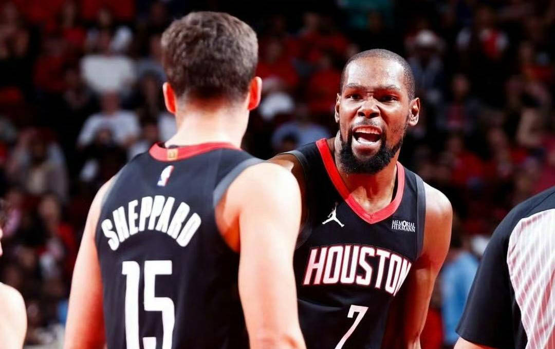 打造商业帝国？巴媒：内马尔父亲1800万美元收购贝利品牌（巴媒称内马尔父亲以1800万美元拿下贝利品牌，欲扩张商业版图）