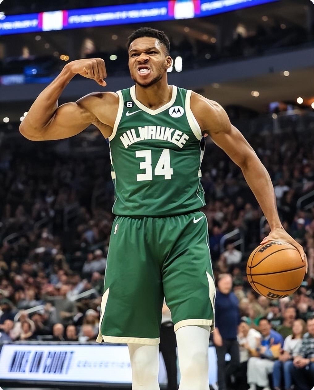 状态火热！陈林坚8中6高效砍下18分，三分3中2（火力全开！陈林坚8投6中高效拿下18分，三分3投2中）