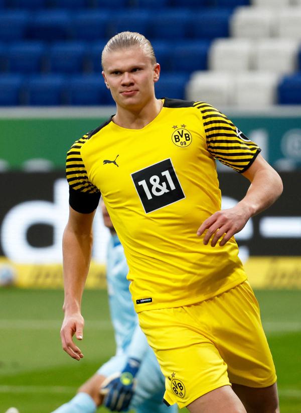 半场战报：勒沃库森0-1多特，安塞尔米诺头槌破门（半场战况：勒沃库森0-1落后多特，安塞尔米诺头球建功）