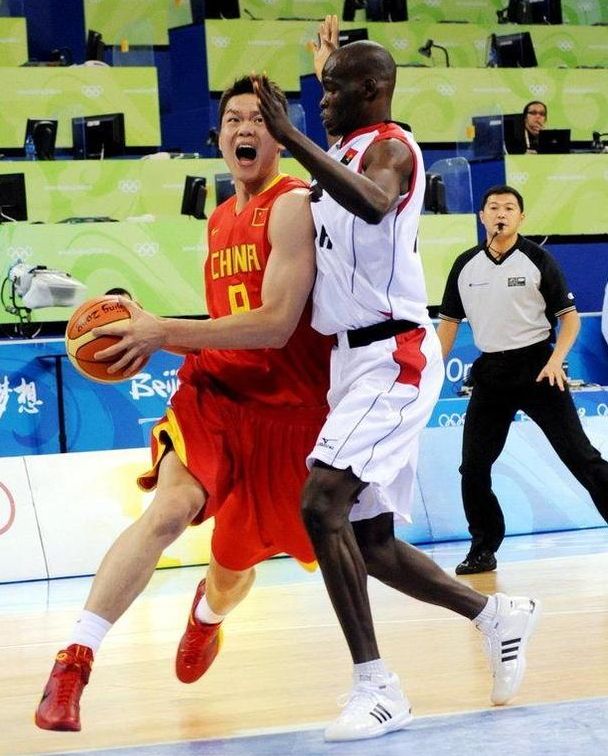 DO：纽卡向谢什科提交了改进报价，曼联愿付的价格低于纽卡（纽卡对谢什科加码报价，曼联拟付金额仍不及纽卡）