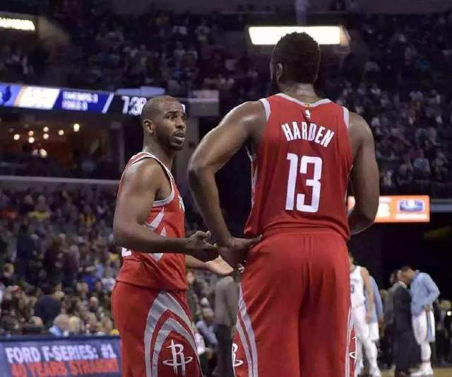 皇马高层聚焦伤病潮，矛头指向体能教练（皇马高层将伤病潮归咎于体能教练）