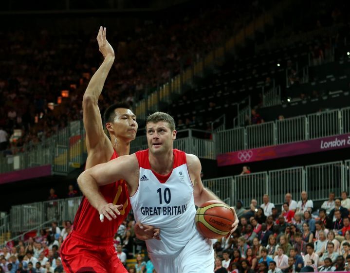 马内：C罗和我在电视里了解的一样；离开利物浦是走出舒适区（马内：我和C罗只在电视上认识；离开利物浦是为了走出舒适区）