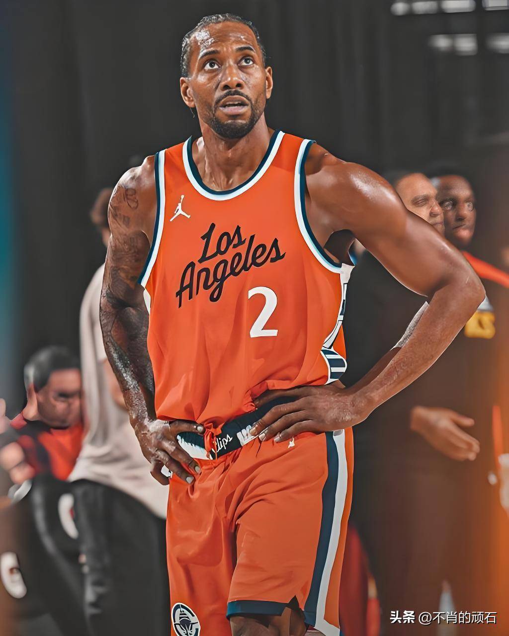 图片报：纳格尔斯曼参加慈善活动，陪基因缺陷兄妹一同攀岩（纳格尔斯曼出席公益活动，陪基因缺陷兄妹体验攀岩）