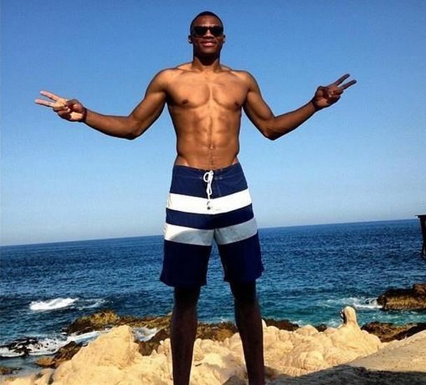 雷霆赛季挑战：三连败中的坚韧与希望（雷霆遭遇三连败：逆境中的韧性与曙光）