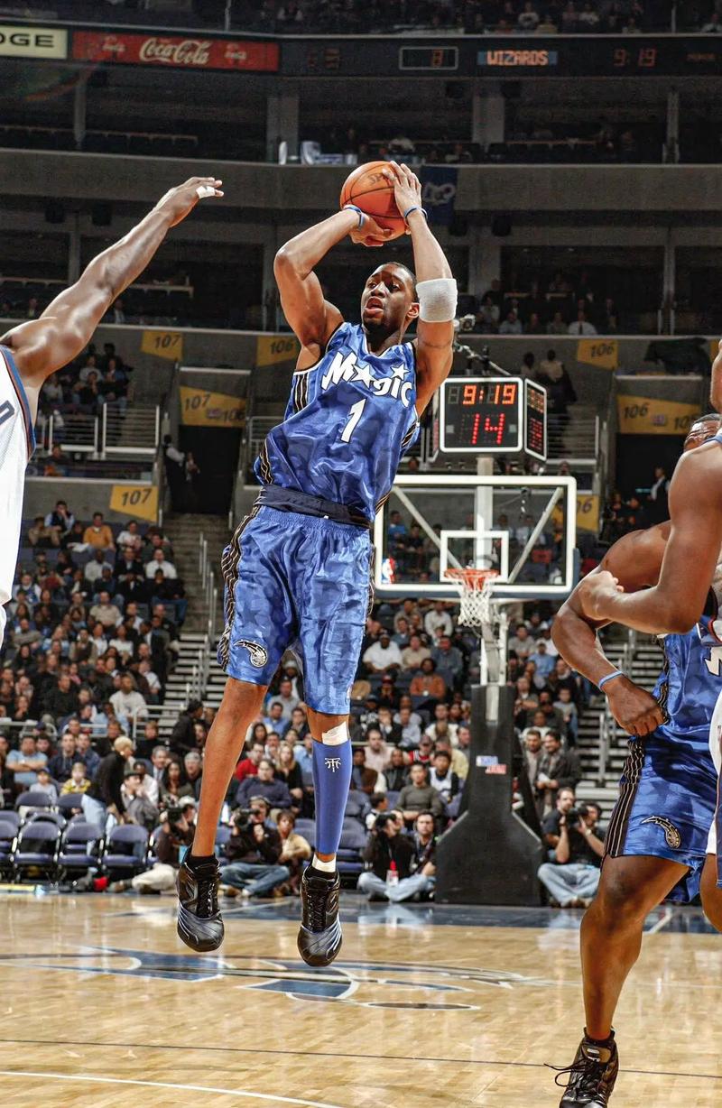 皇马0-2负塞尔塔！五大名帅候选浮出水面，齐达内领衔谁将接替阿隆索？（塞尔塔2-0掀翻皇马！帅位五大候选浮现，齐达内领跑谁来接班阿隆索？）