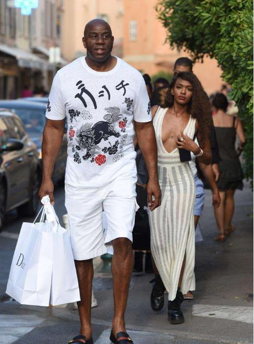 申花vs神户：米内罗、特谢拉首发，吴曦、马纳法出战（申花战神户：米内罗、特谢拉先发，吴曦与马纳法登场）