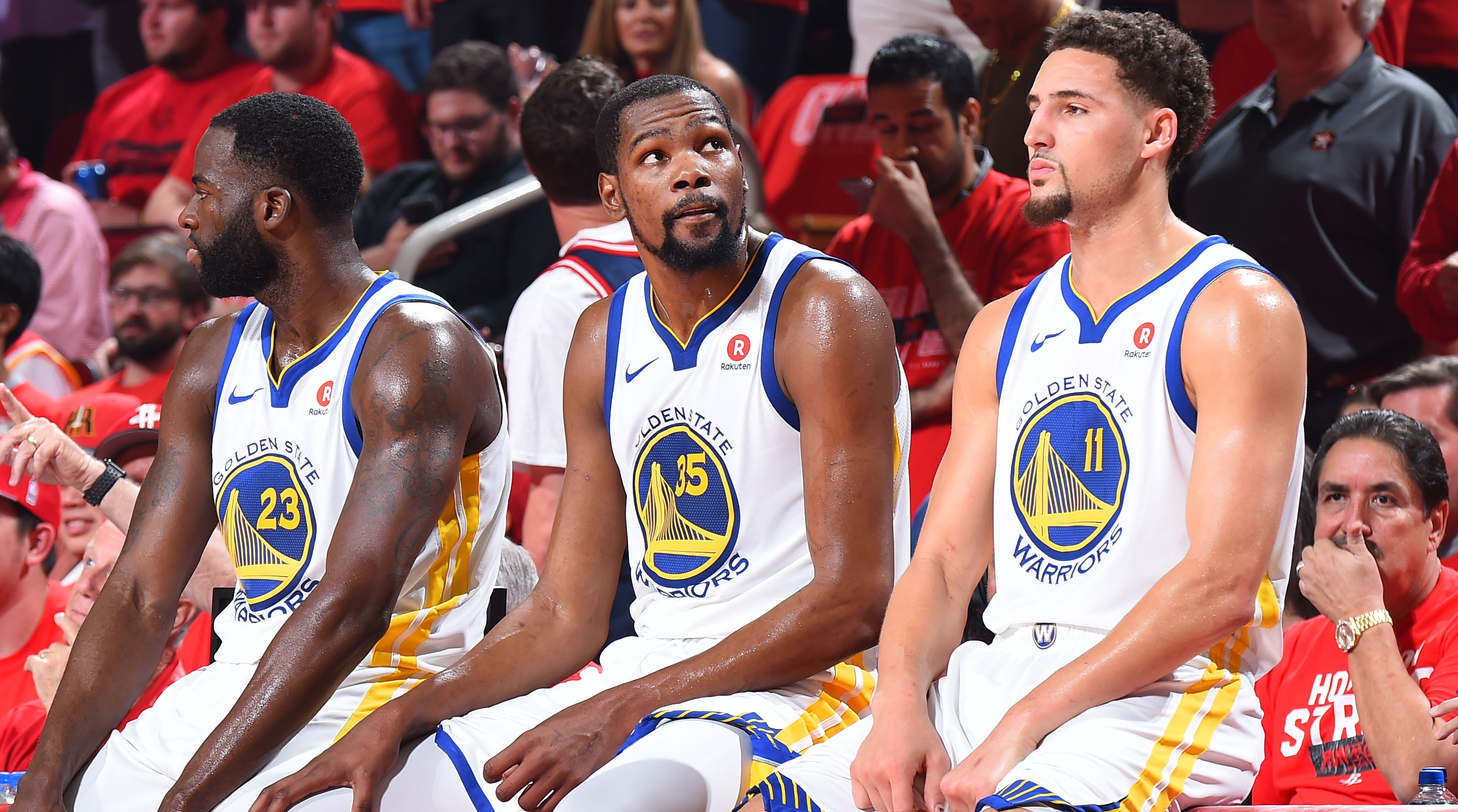 内姆布哈德延续状态＆弗拉格半场高效，独行侠半场领先10分（内姆布哈德手感在线，弗拉格半场高效输出，独行侠中场领先10分）