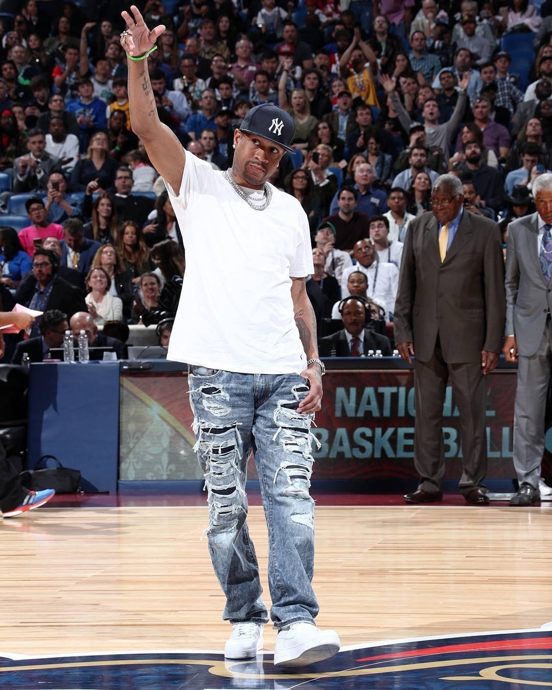 半场战报：比萨0-1帕尔马，贝内迪恰克点射（上半场结束：帕尔马1-0领先比萨，贝内迪恰克点球破门）